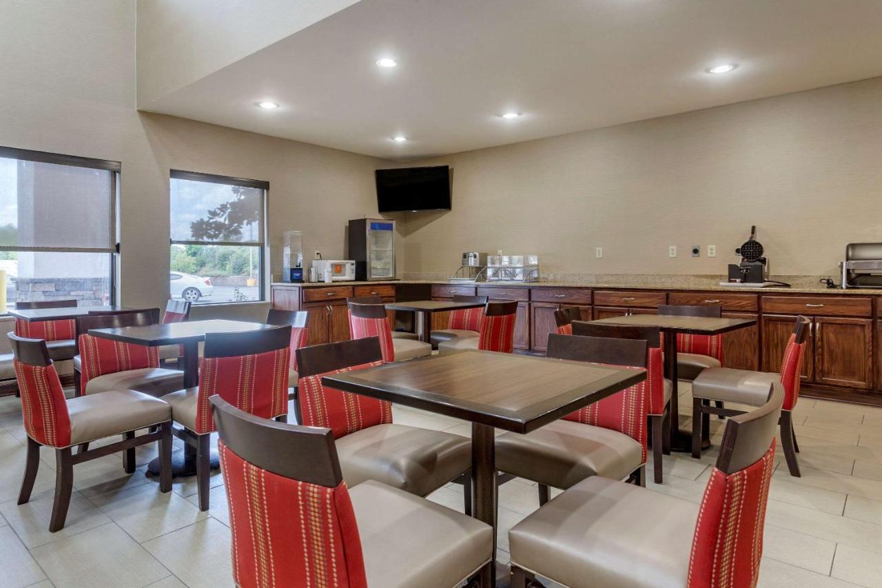 Comfort Suites Memphis Bagian luar foto