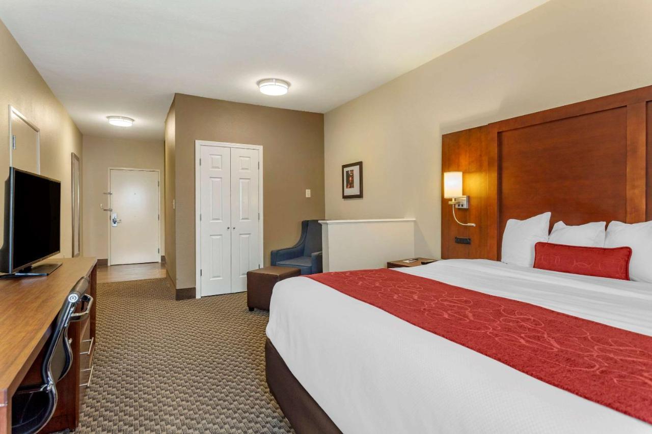Comfort Suites Memphis Bagian luar foto